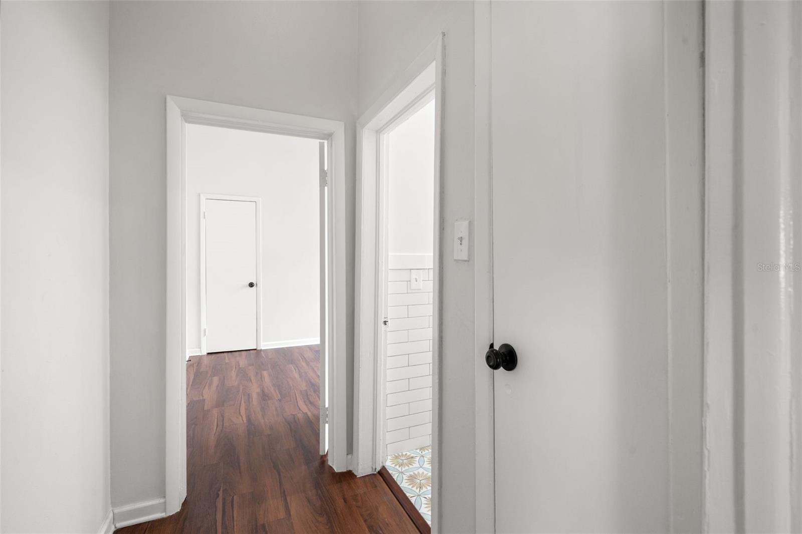 1310 E 15TH AVE — photo 23