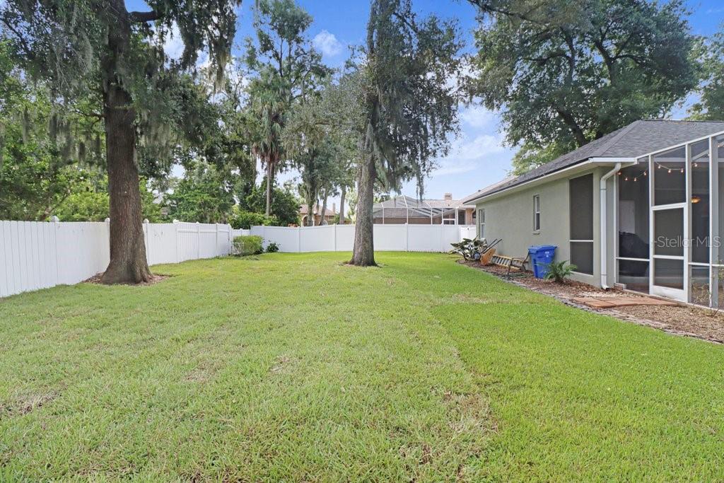 2203 VALRICO FOREST DR — photo 34