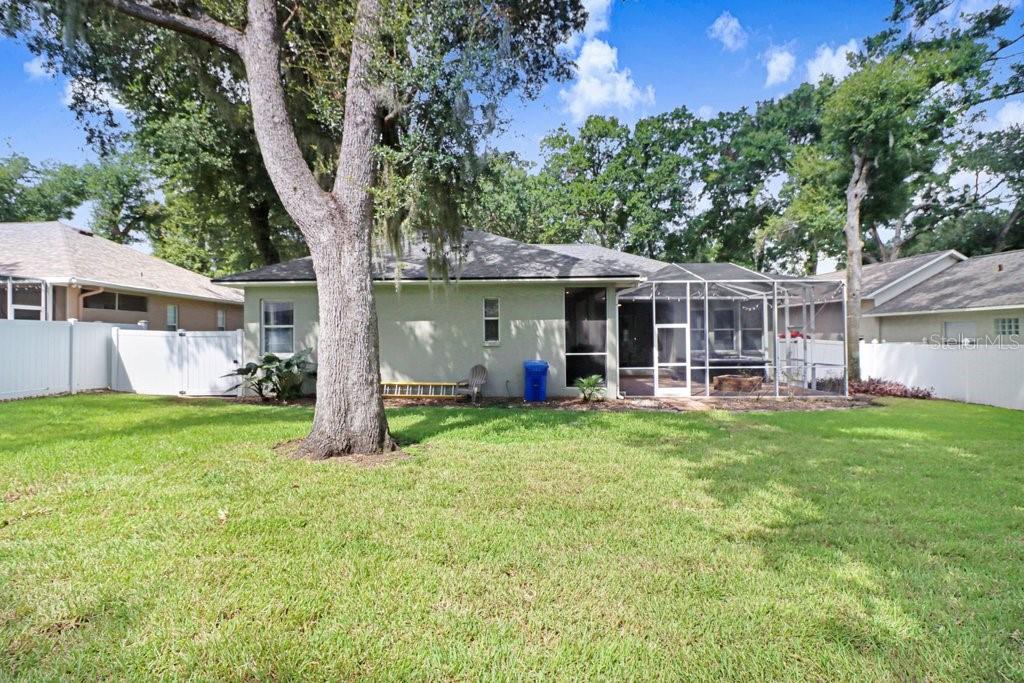 2203 VALRICO FOREST DR — photo 35