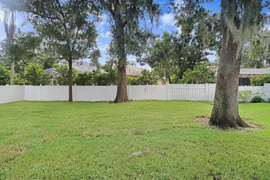 2203 VALRICO FOREST DR — photo 33