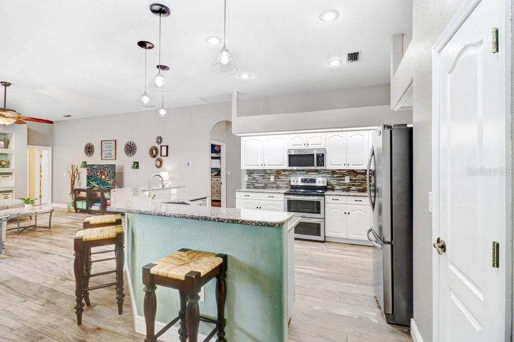 2203 VALRICO FOREST DR — photo 18