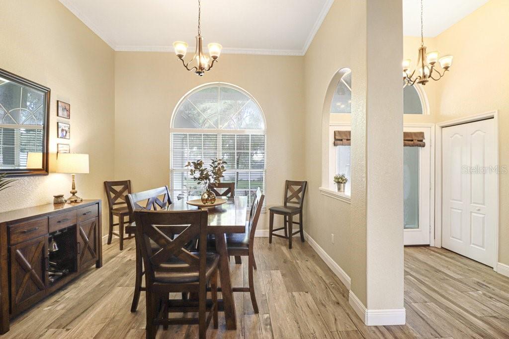 2203 VALRICO FOREST DR — photo 6
