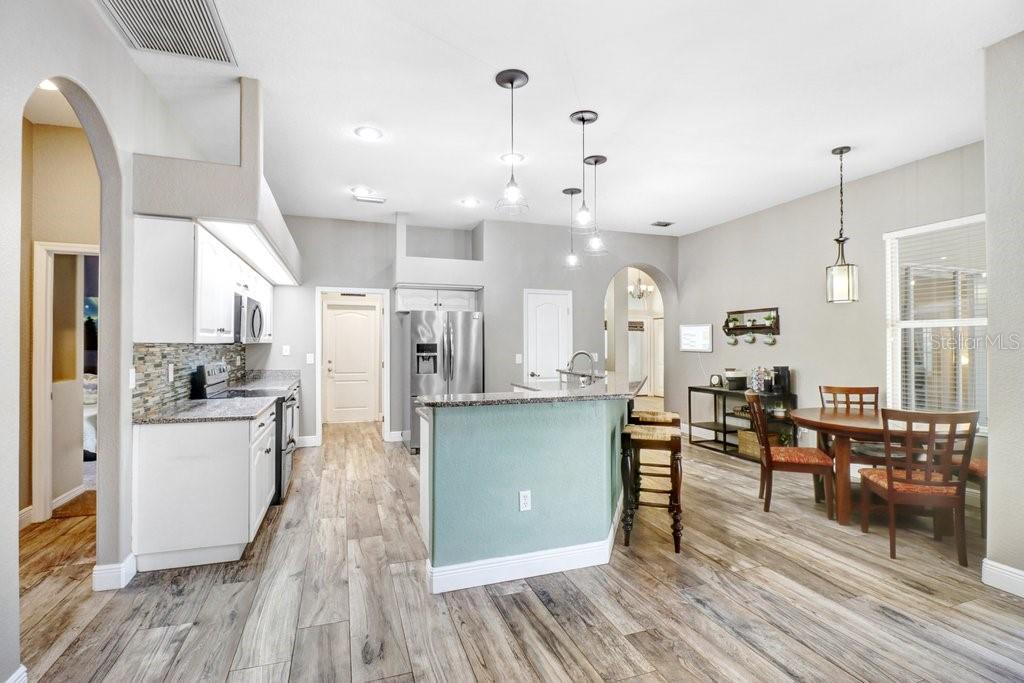 2203 VALRICO FOREST DR — photo 19