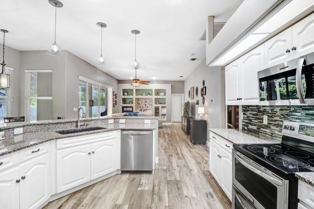 2203 VALRICO FOREST DR — photo 5