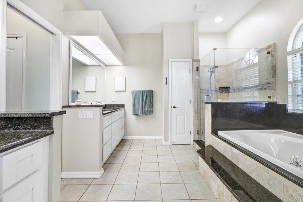 2203 VALRICO FOREST DR — photo 15