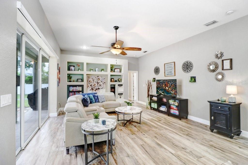 2203 VALRICO FOREST DR — photo 21