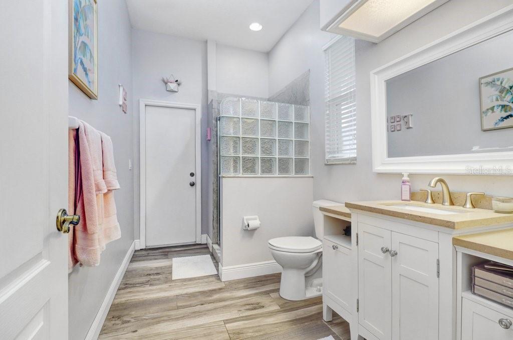 2203 VALRICO FOREST DR — photo 24