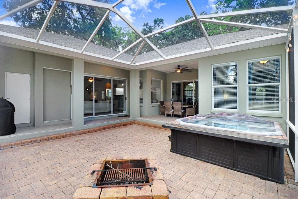 2203 VALRICO FOREST DR — photo 2