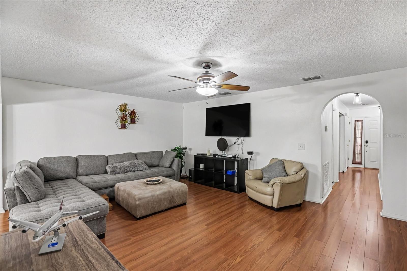 4607 ASHBURN SQUARE DR — photo 4