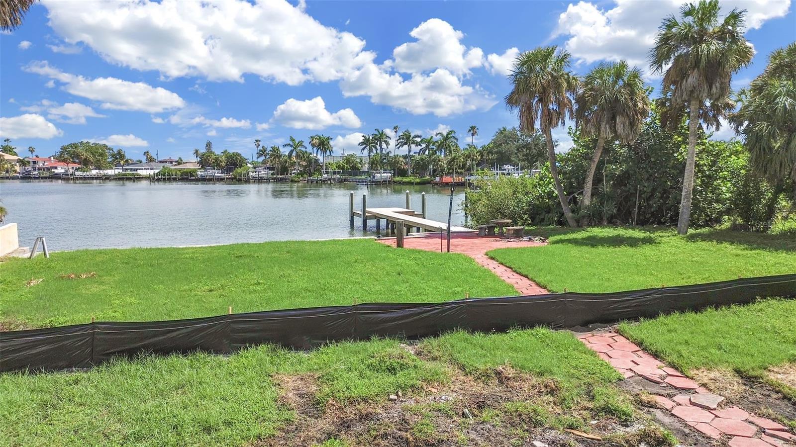15601 REDINGTON DR — photo 22