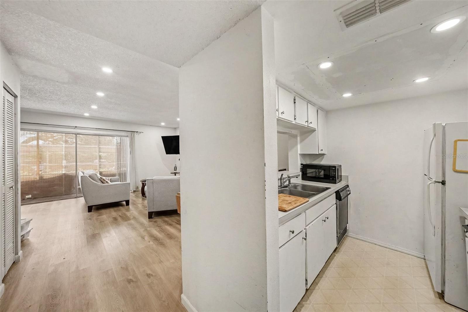 2585 COUNTRYSIDE BLVD #4108 — photo 8
