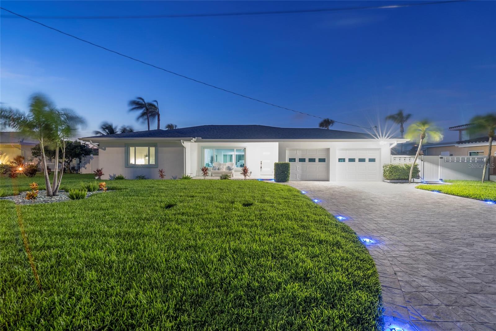 227 HOWARD DR — photo 45