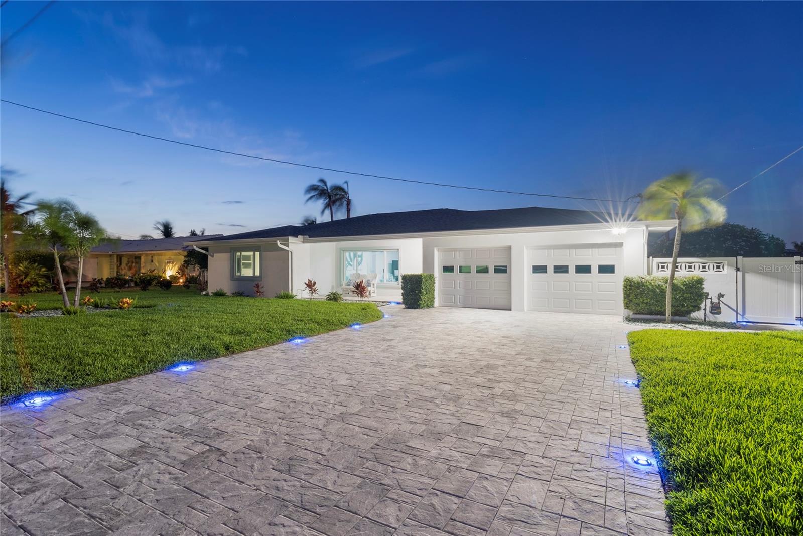 227 HOWARD DR — photo 46