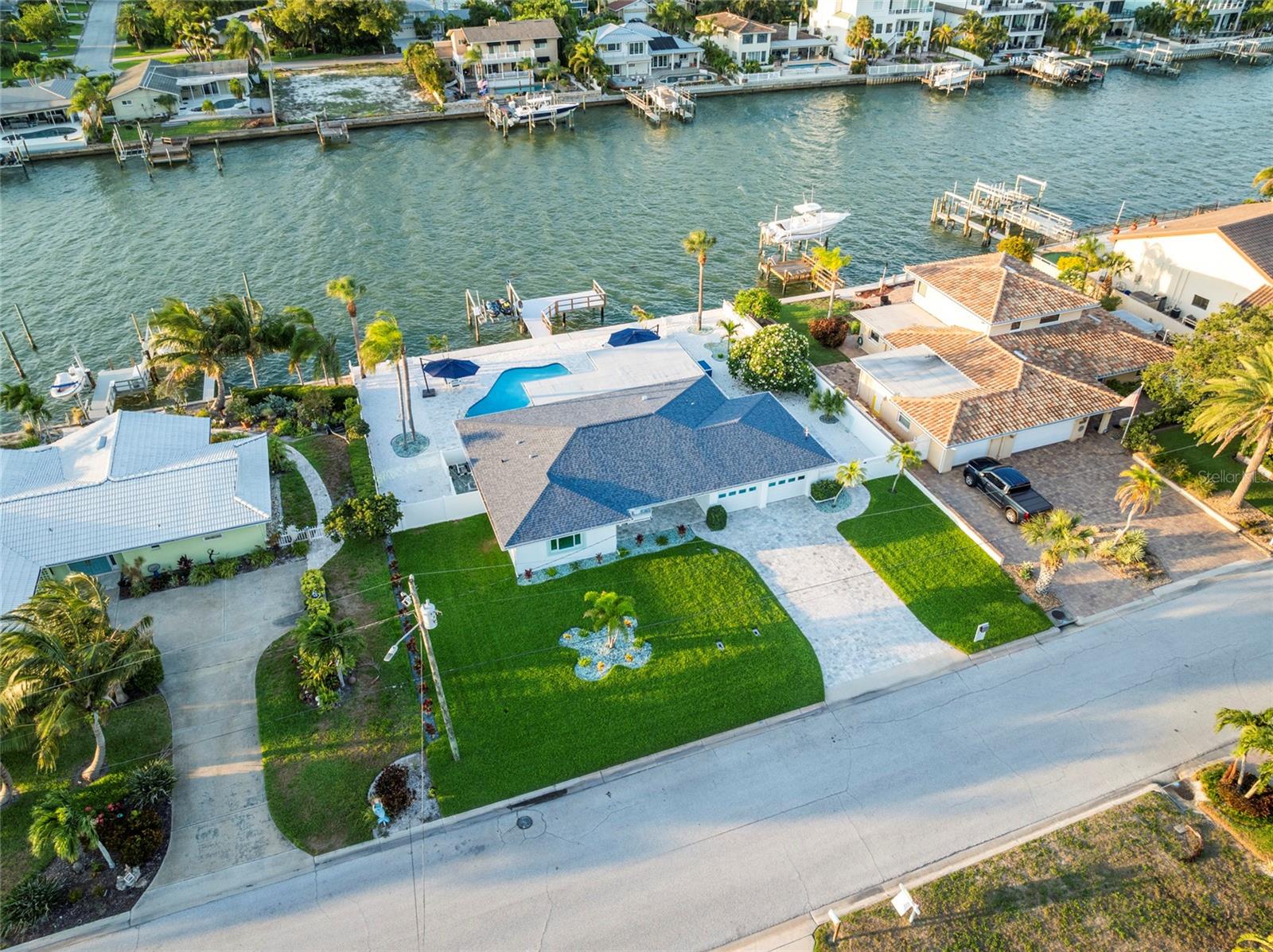 227 HOWARD DR — photo 47