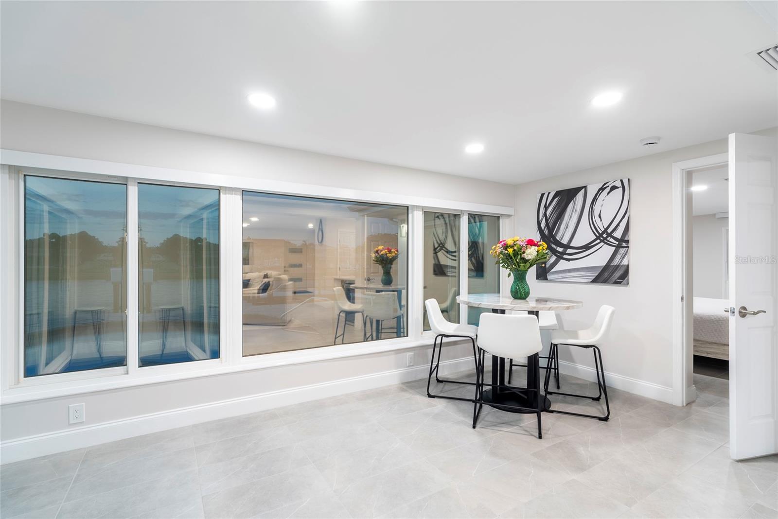 227 HOWARD DR — photo 14