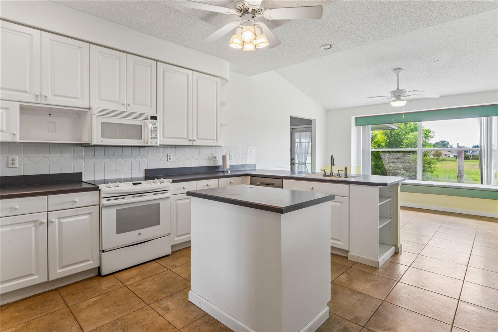 2336 E DEL WEBB BLVD — photo 15