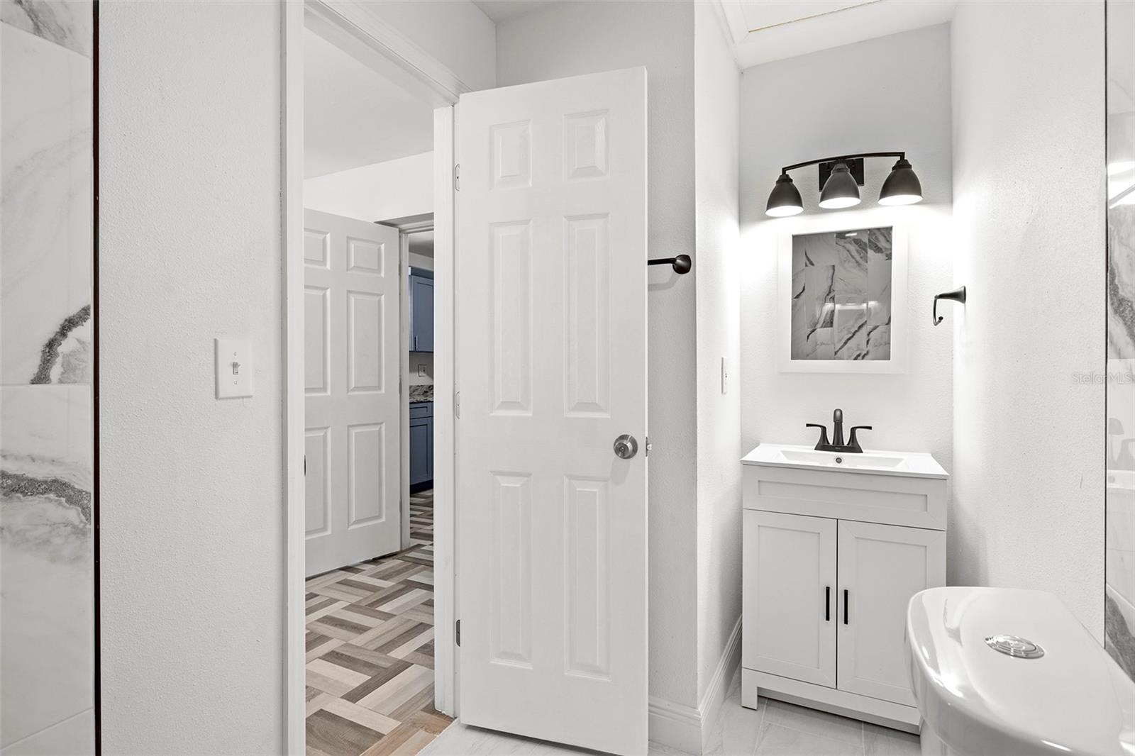 2539 W UNION ST — photo 17