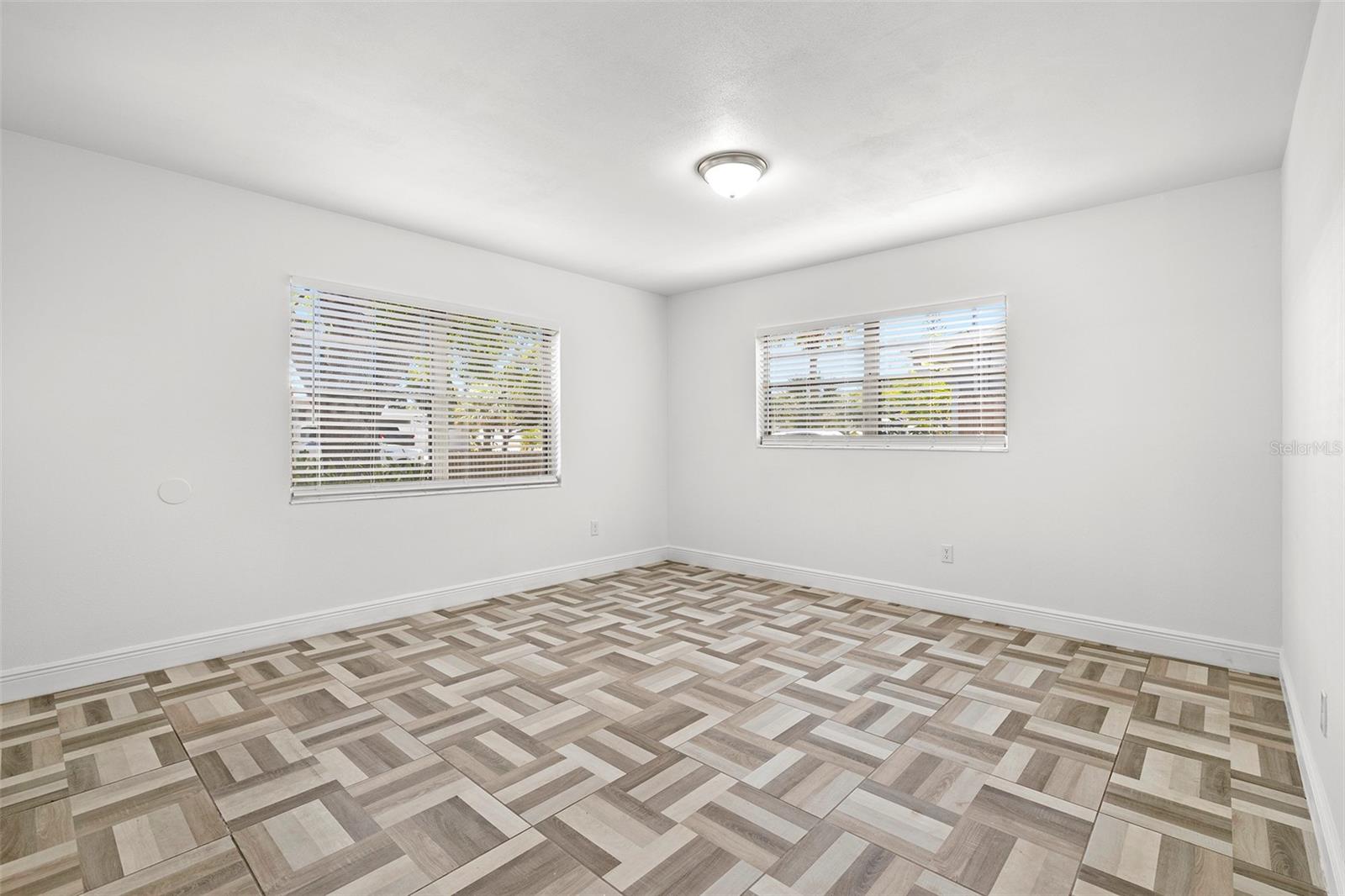 2539 W UNION ST — photo 10