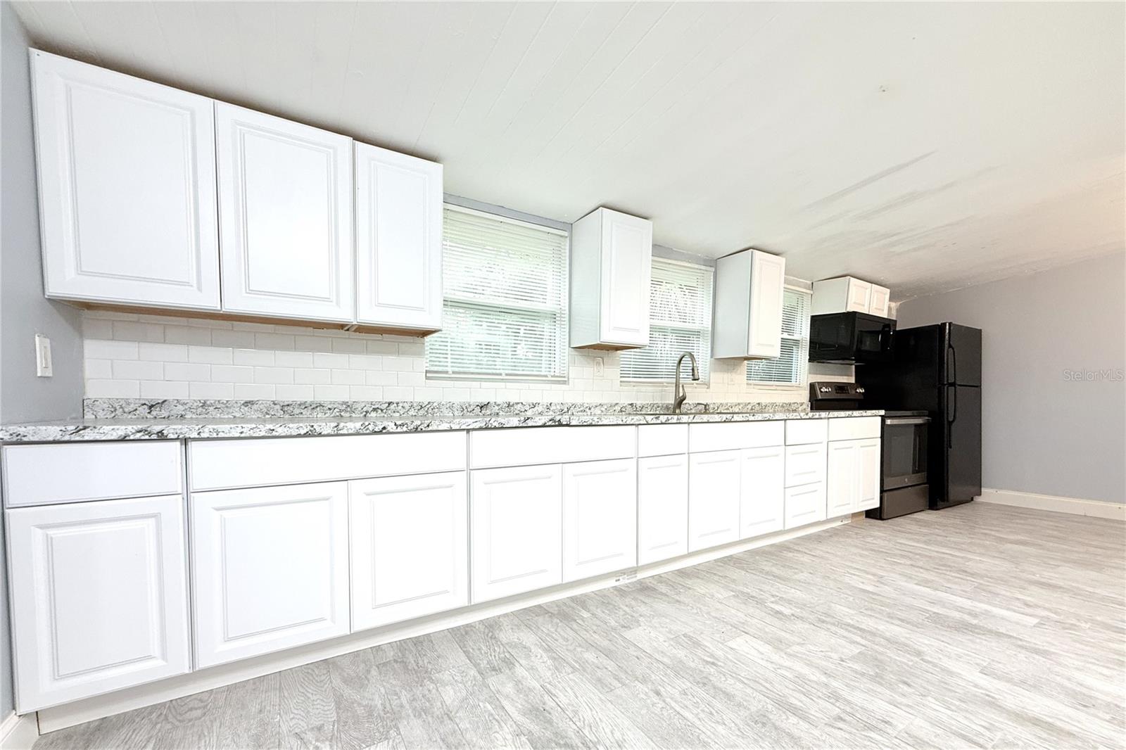 6934 AZLEE AVE — photo 12