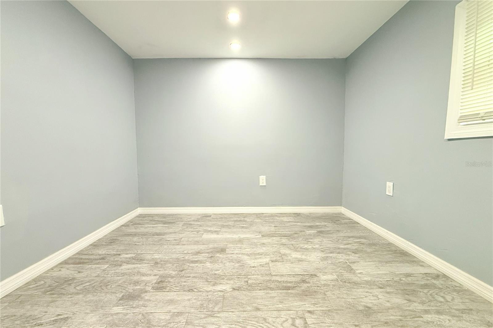 6934 AZLEE AVE — photo 27