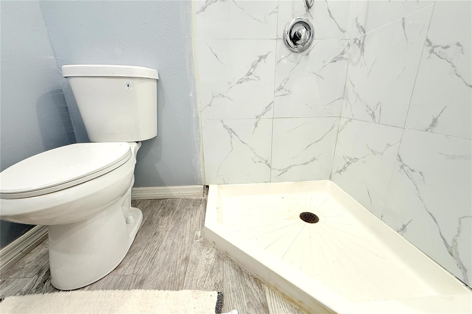 6934 AZLEE AVE — photo 35