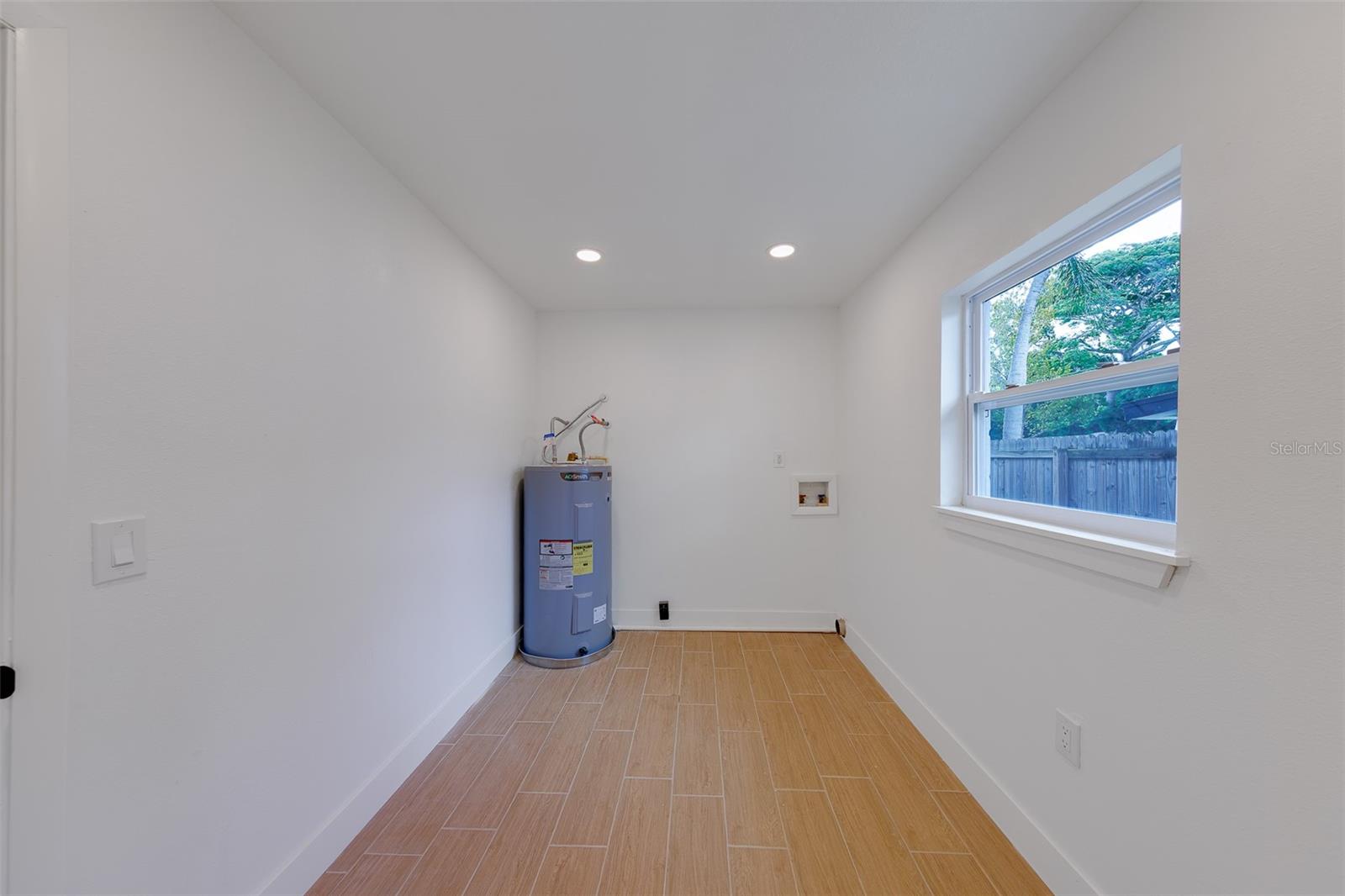8122 LARK ST — photo 32