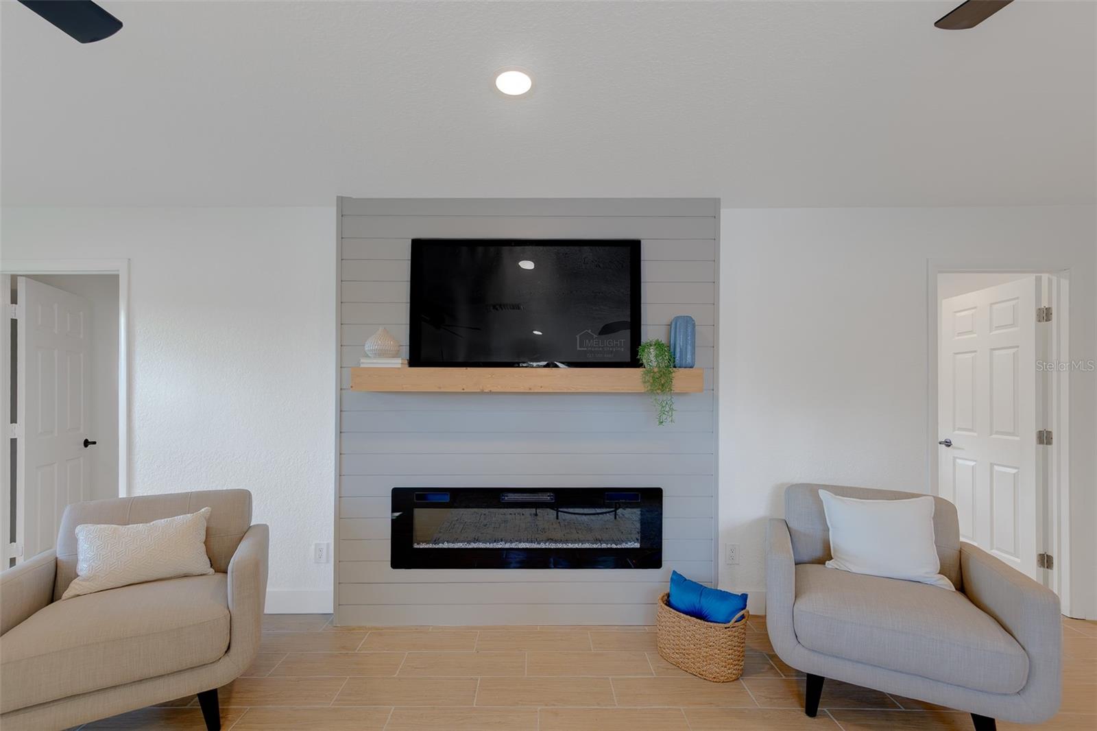 8122 LARK ST — photo 8
