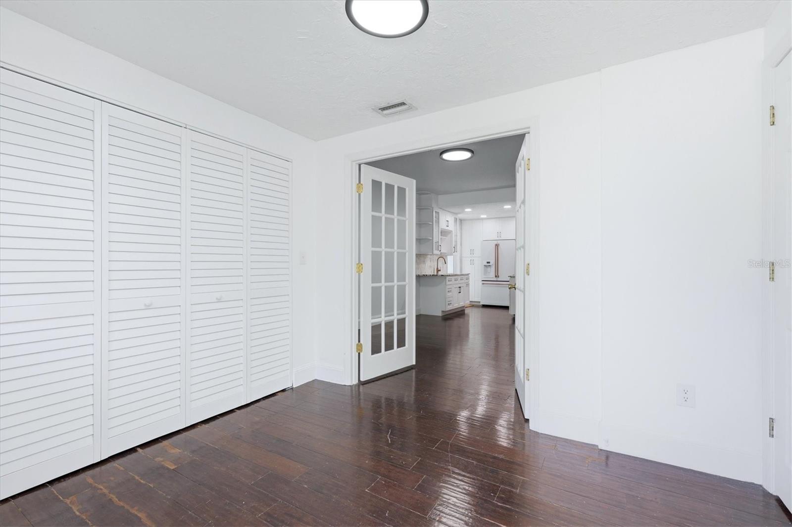 2520 HUNTINGTON AVE — photo 8