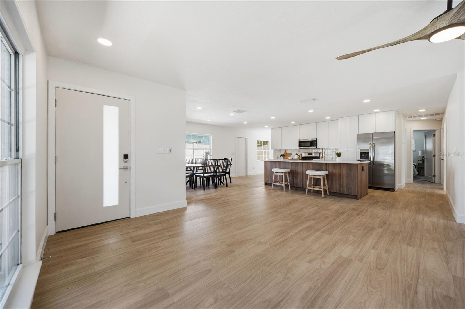615 E DAVIS BLVD — photo 6