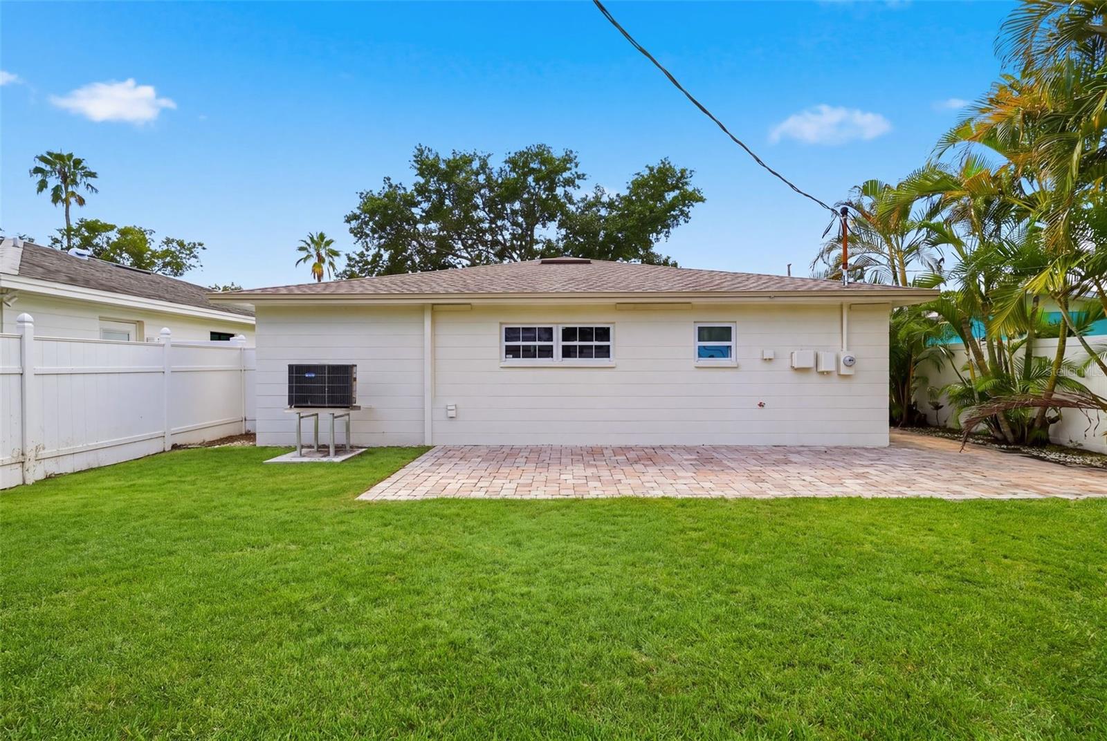 615 E DAVIS BLVD — photo 34