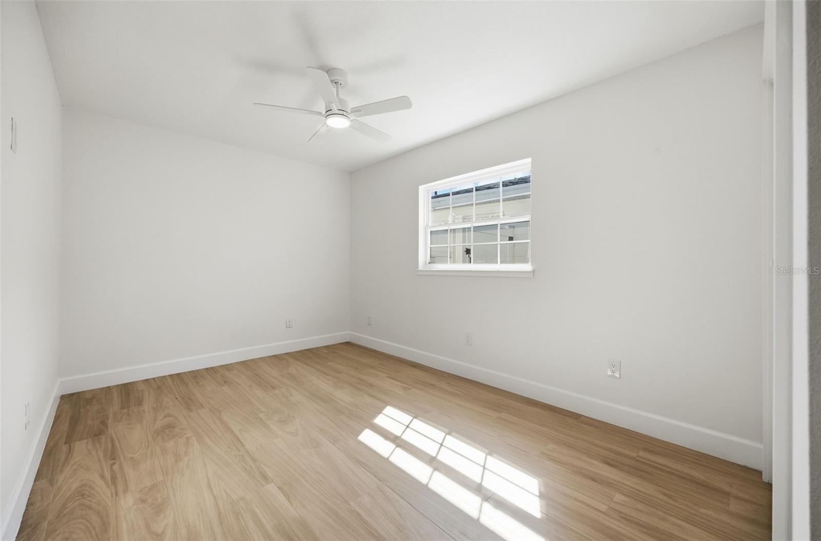 615 E DAVIS BLVD — photo 19