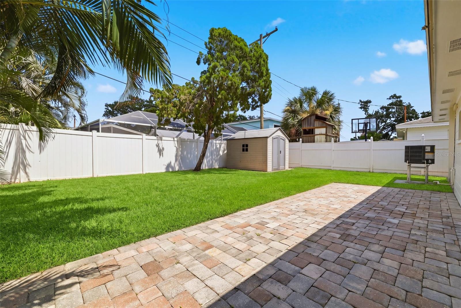615 E DAVIS BLVD — photo 35