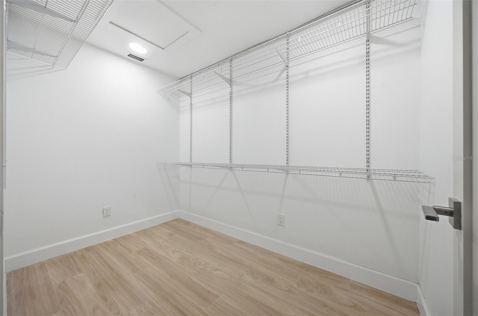 615 E DAVIS BLVD — photo 24