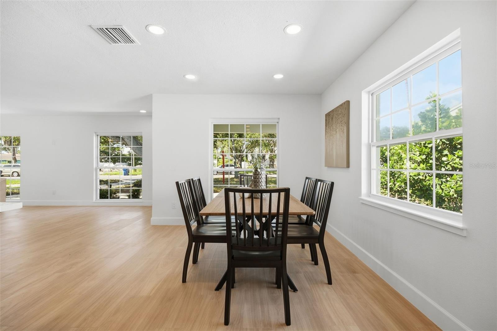 615 E DAVIS BLVD — photo 14