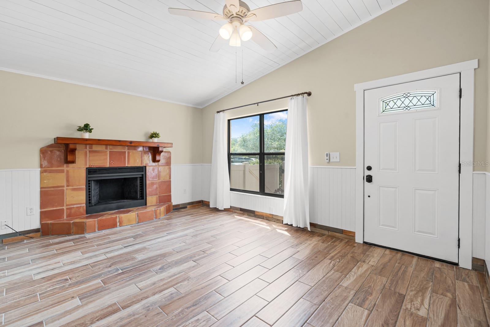 1205 MOHRLAKE DR — photo 4