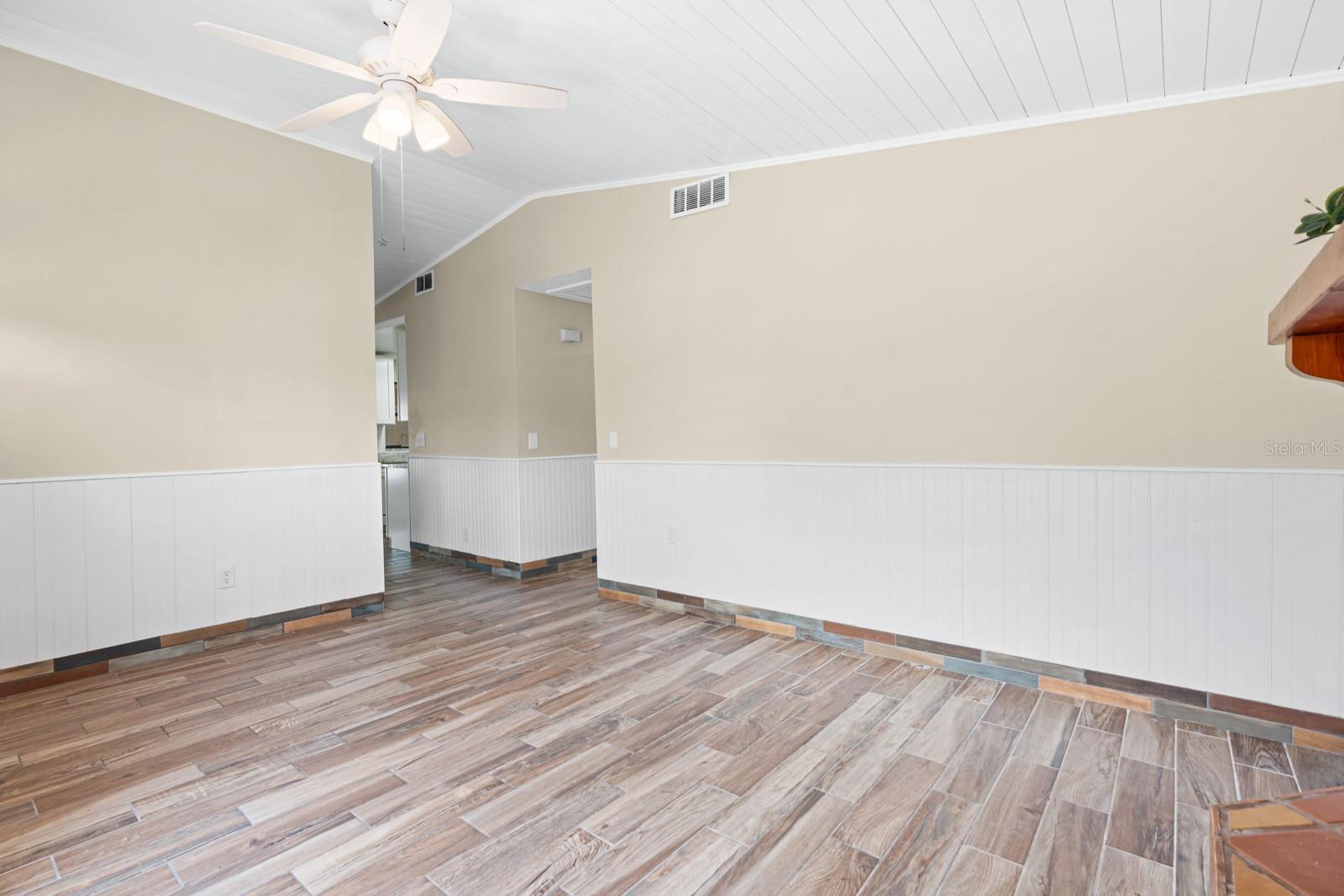 1205 MOHRLAKE DR — photo 6
