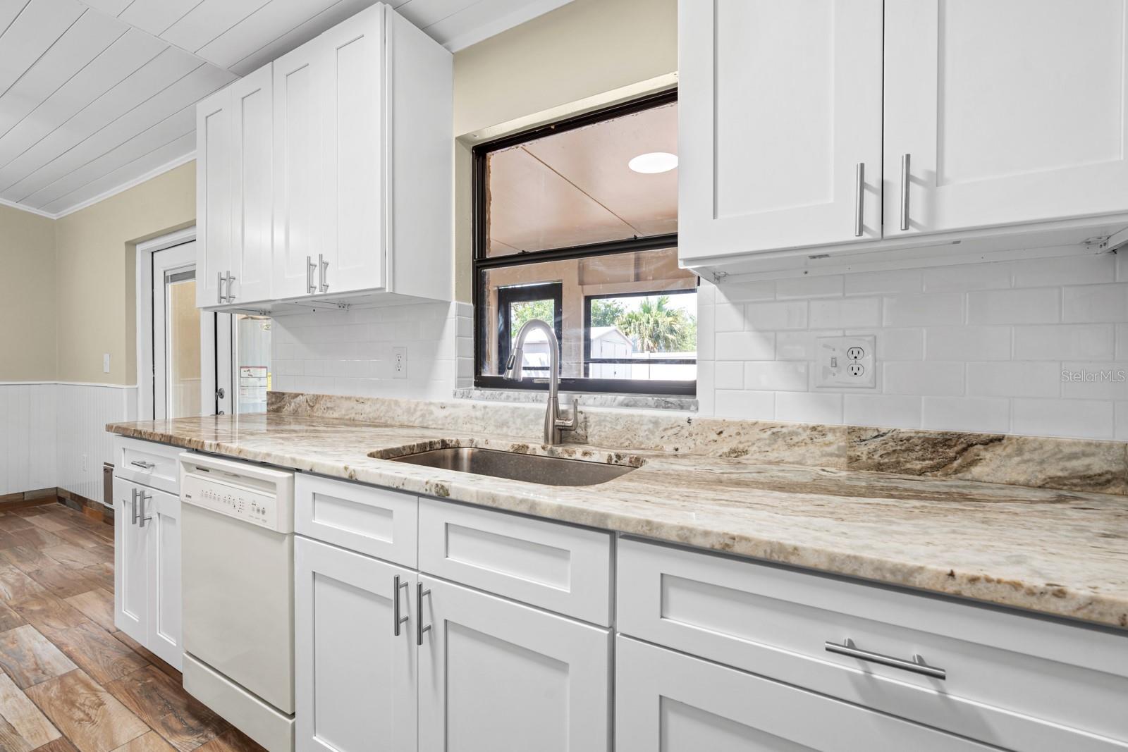 1205 MOHRLAKE DR — photo 15