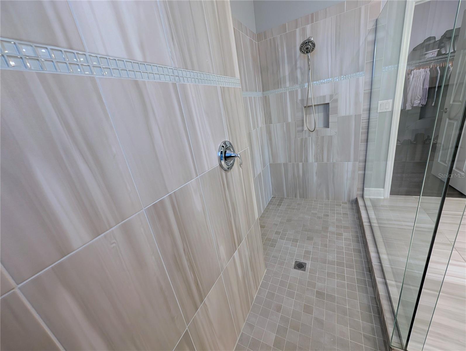 4844 ANTRIM DR — photo 16