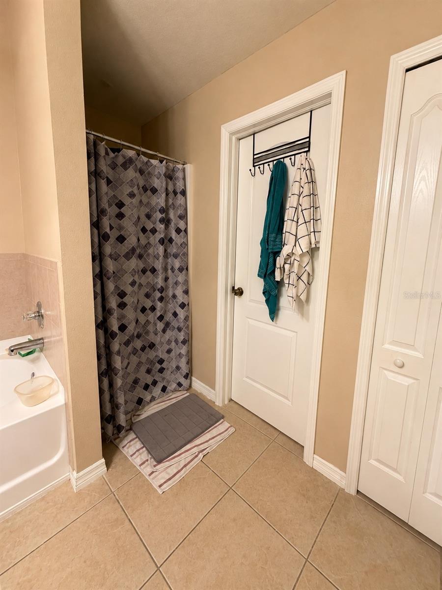 8309 TIDAL BREEZE DR — photo 11