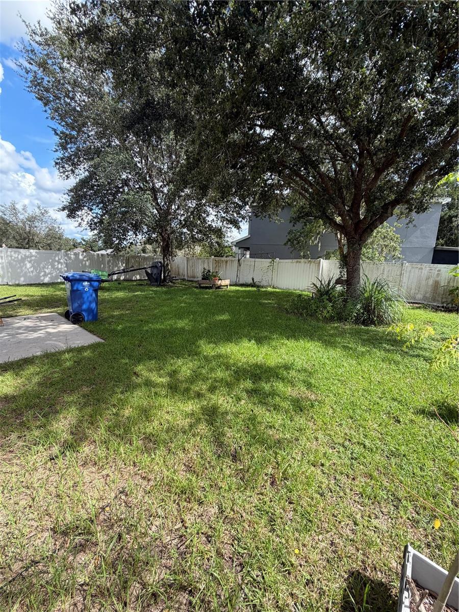 8309 TIDAL BREEZE DR — photo 20