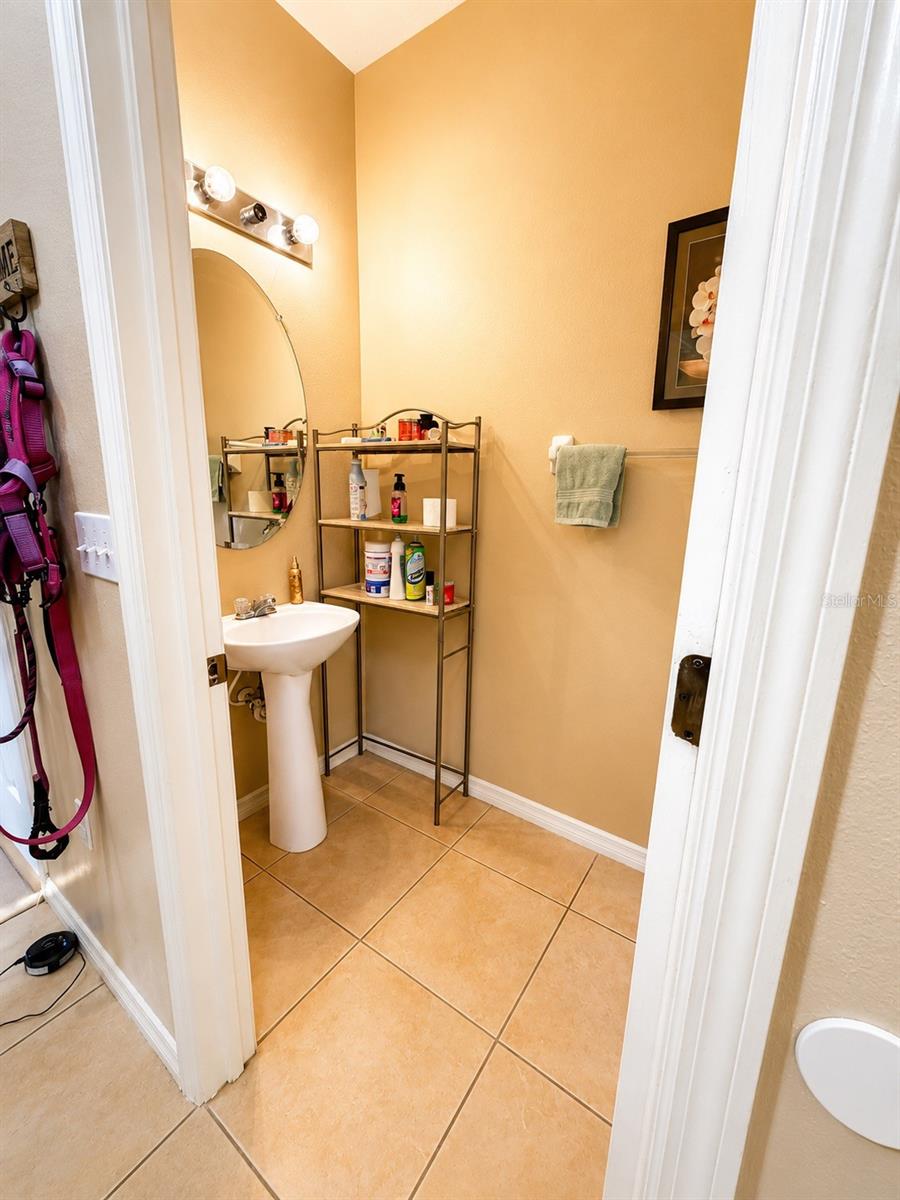 8309 TIDAL BREEZE DR — photo 6
