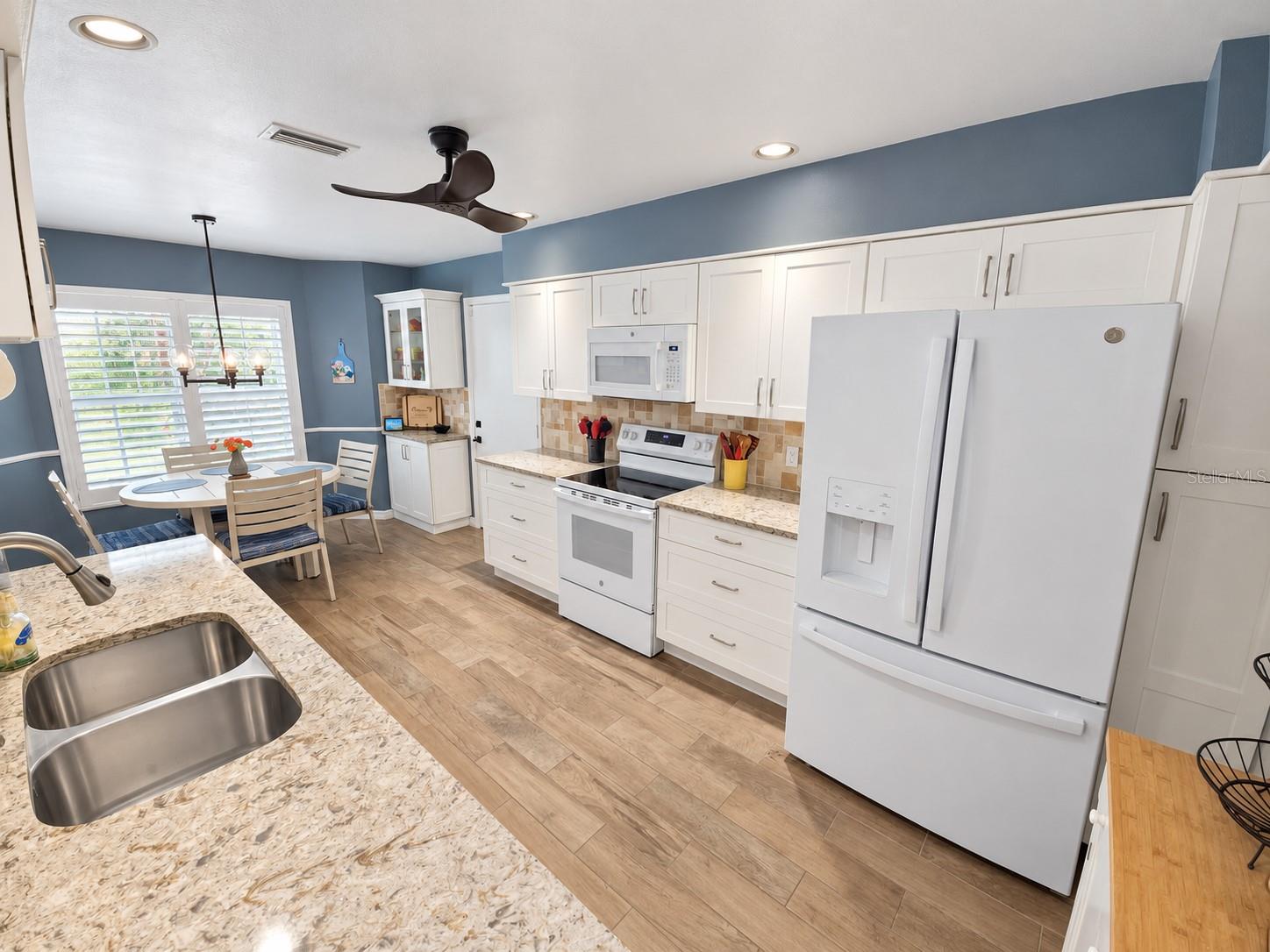 3411 52ND AVENUE CIR W — photo 3
