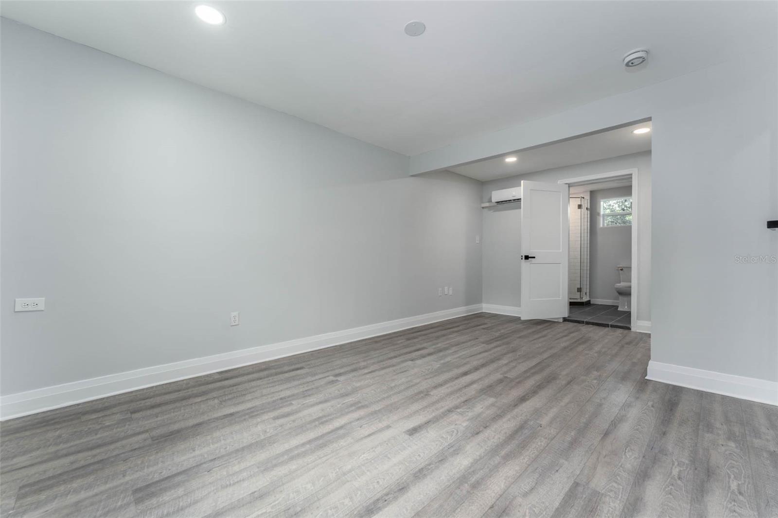 3018 E NORFOLK ST — photo 11