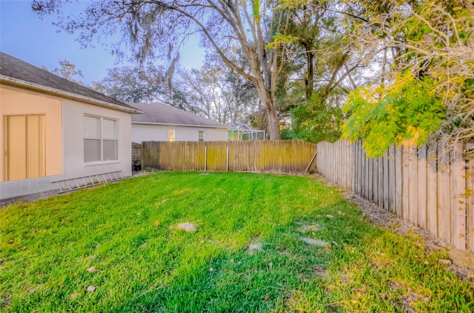 207 TAYLOR BAY LN — photo 3