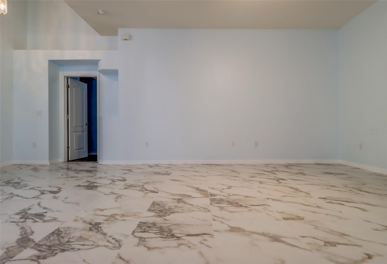 207 TAYLOR BAY LN — photo 15