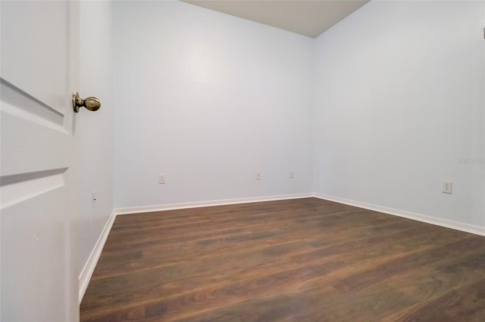 207 TAYLOR BAY LN — photo 36