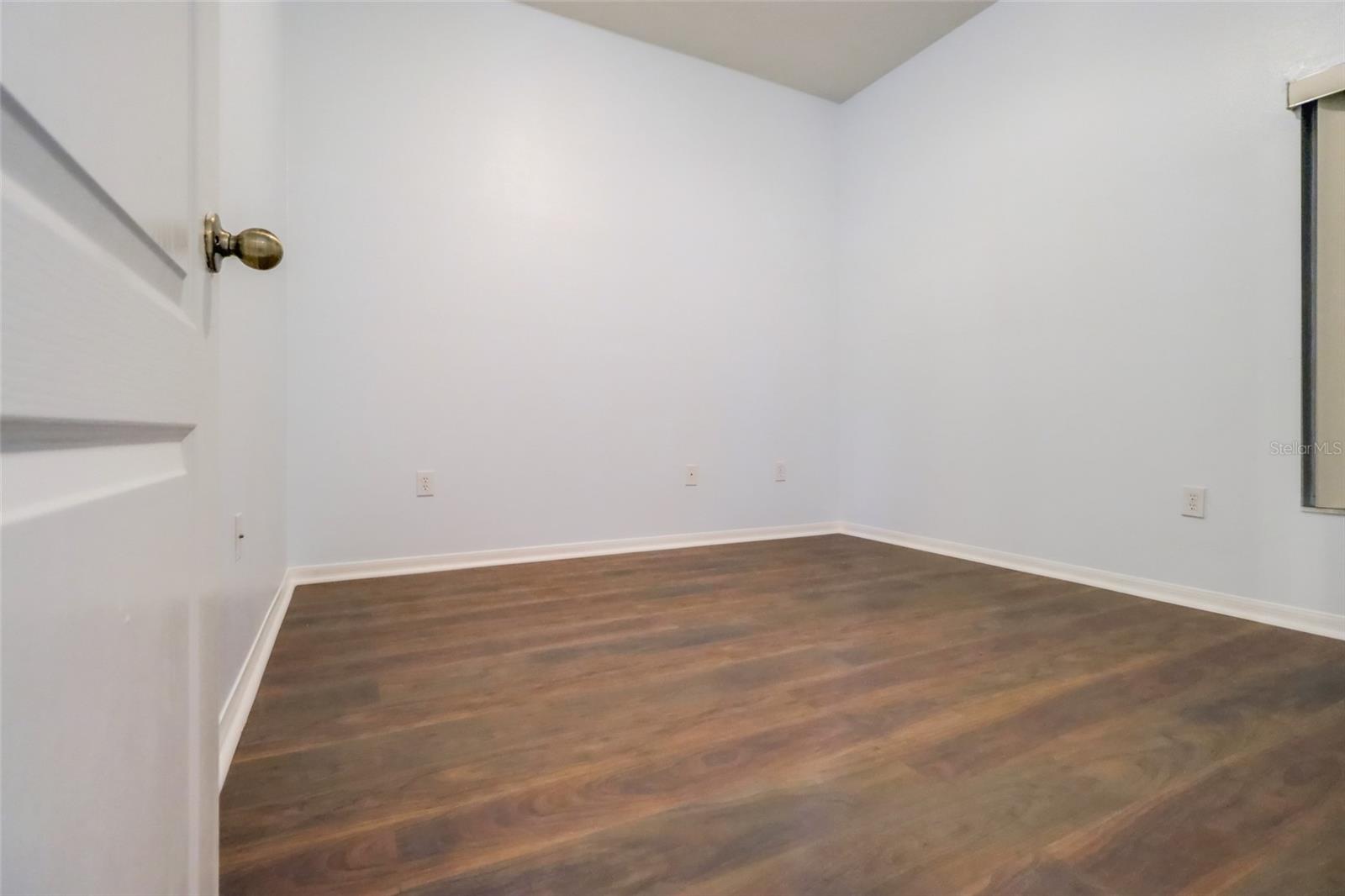207 TAYLOR BAY LN — photo 37