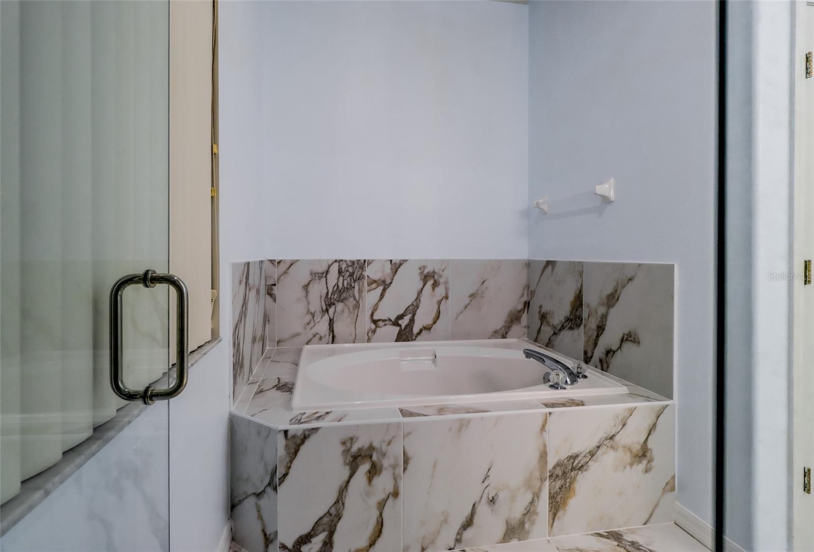 207 TAYLOR BAY LN — photo 34