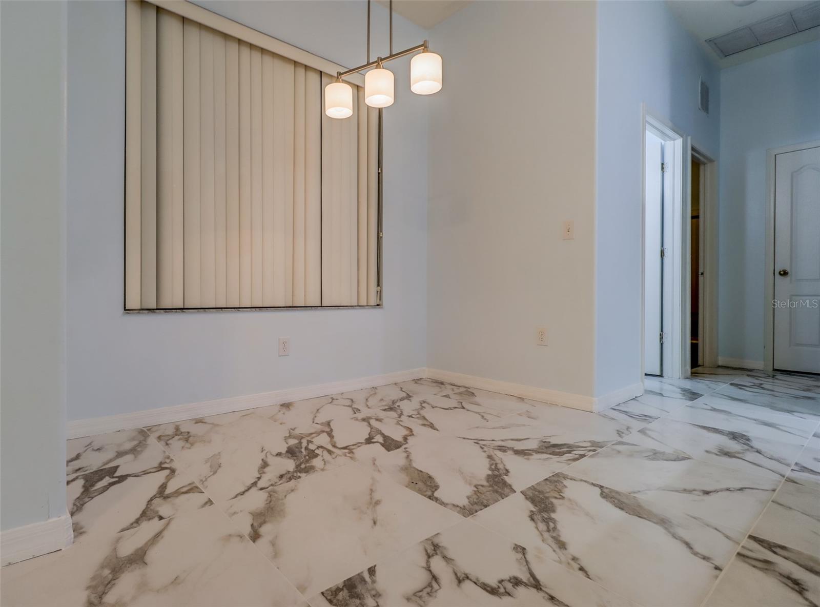 207 TAYLOR BAY LN — photo 19