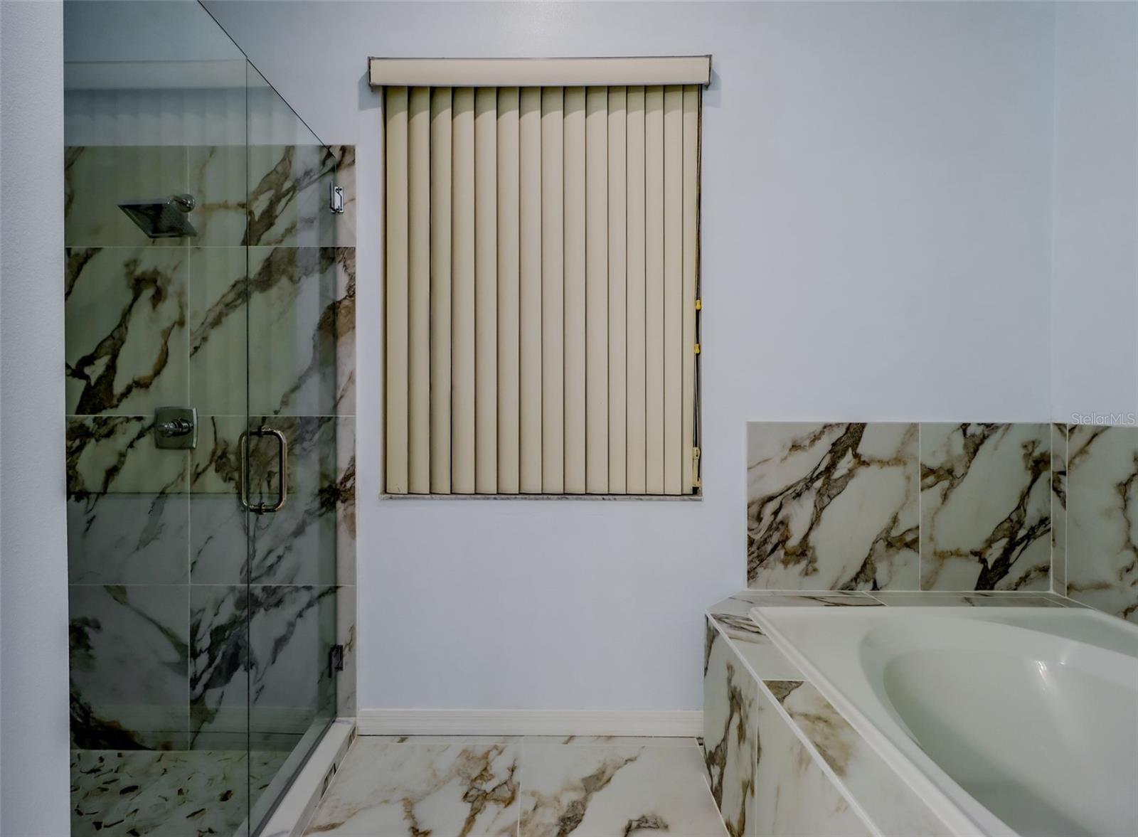 207 TAYLOR BAY LN — photo 32